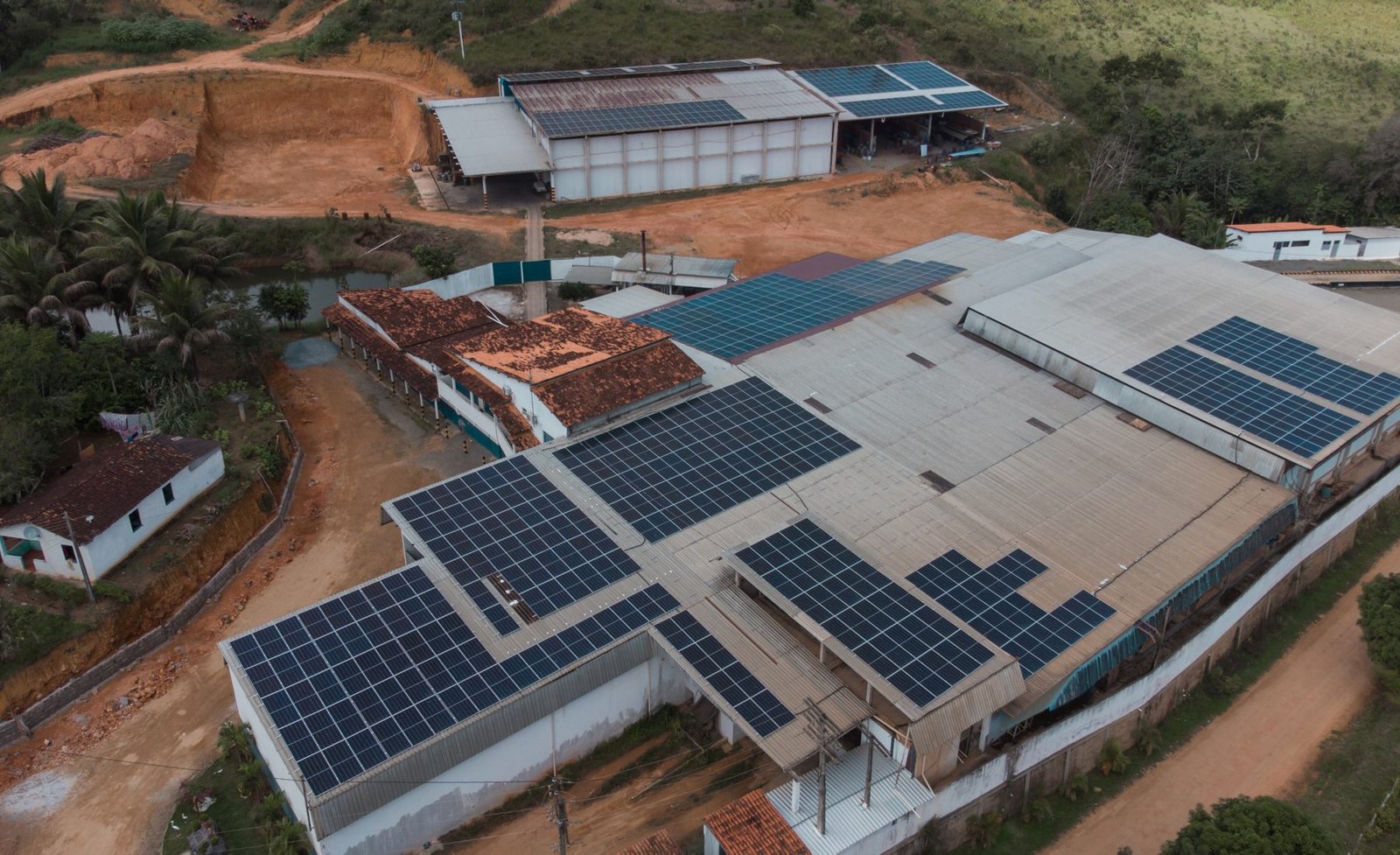 Para projetos grandes — energia solar Geosolares